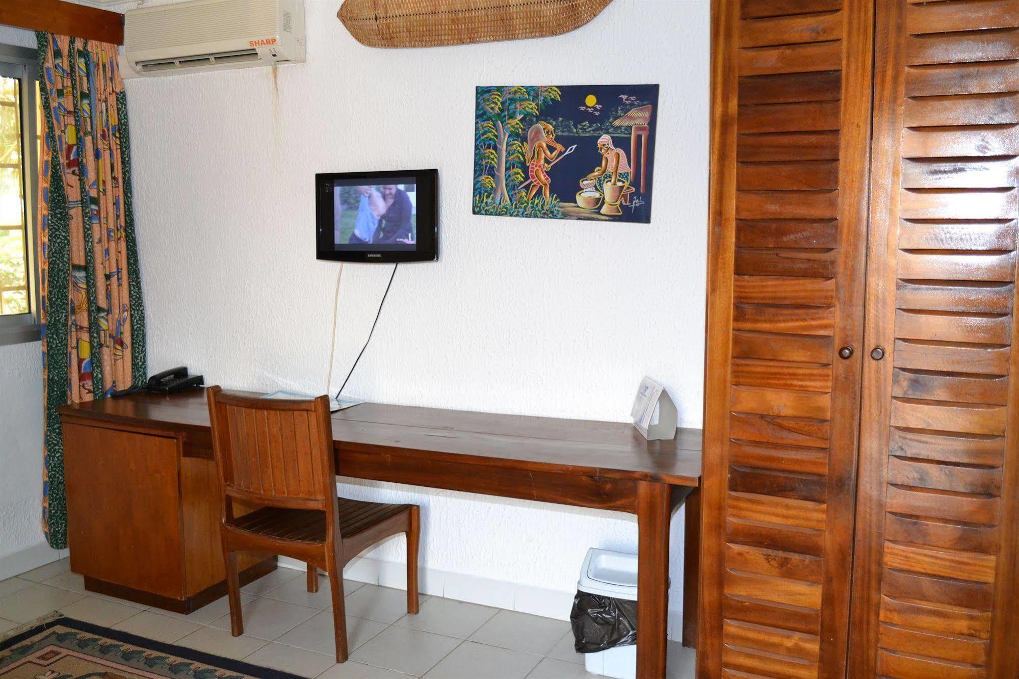 Hotel Framotel Kribi Bagian luar foto