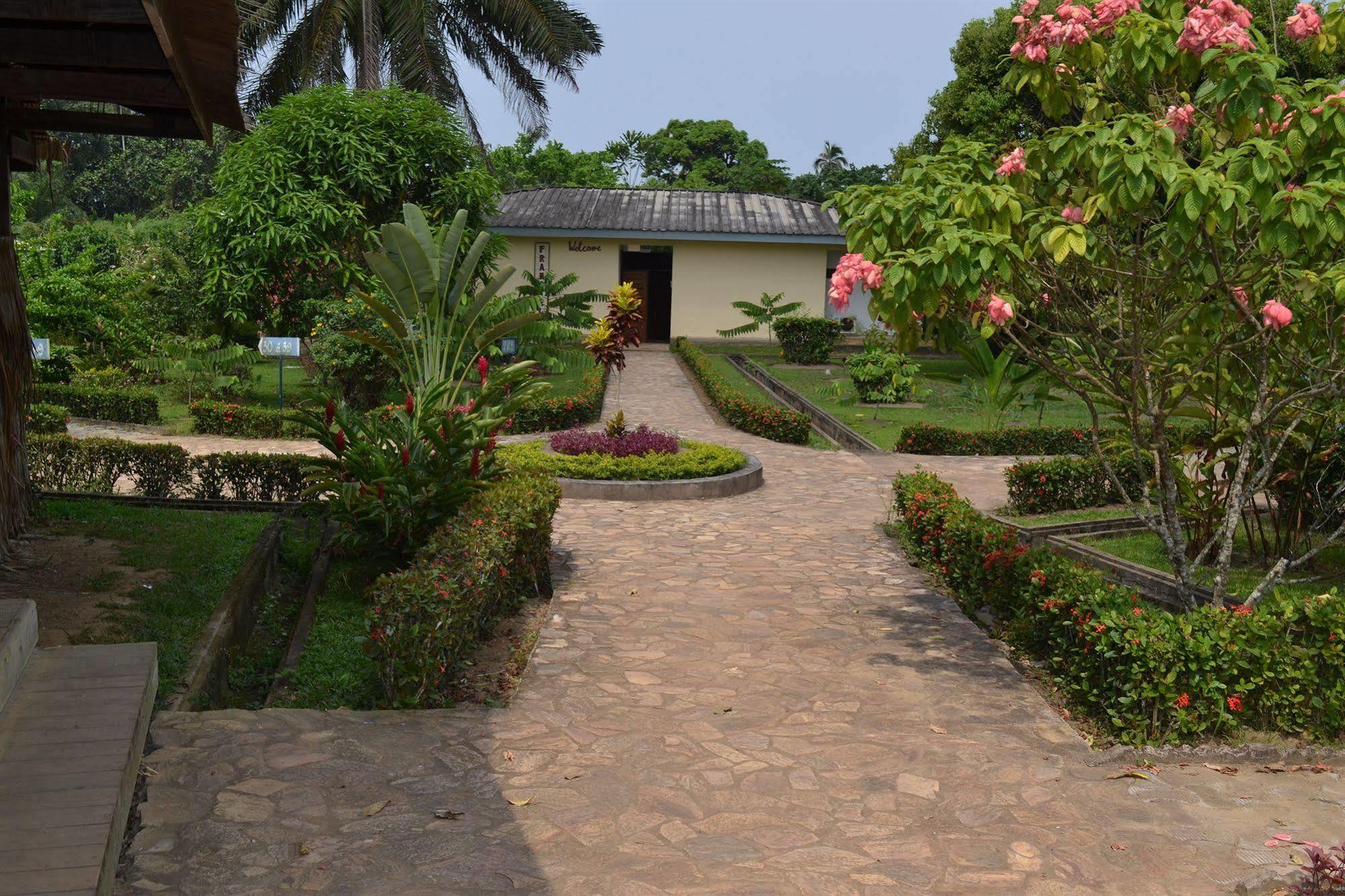 Hotel Framotel Kribi Bagian luar foto