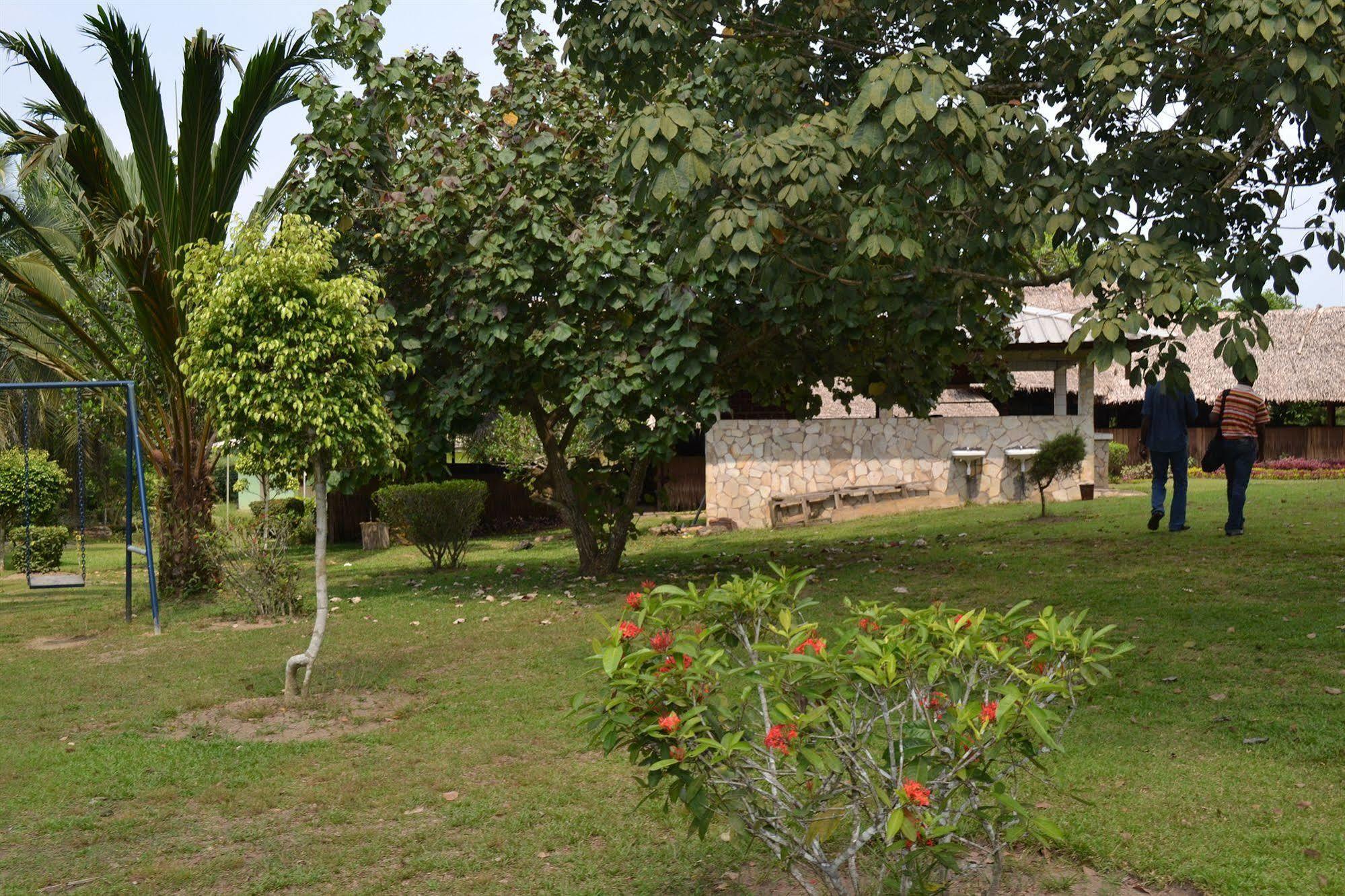 Hotel Framotel Kribi Bagian luar foto